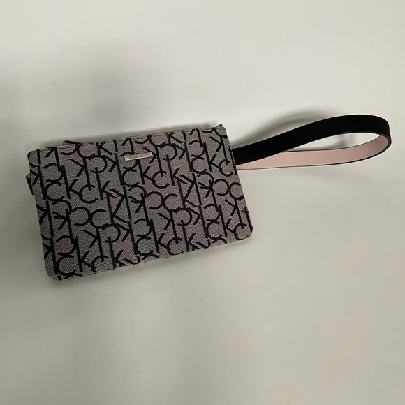 Calvin Klein Zip Belt Bag - Picture 3 of 4